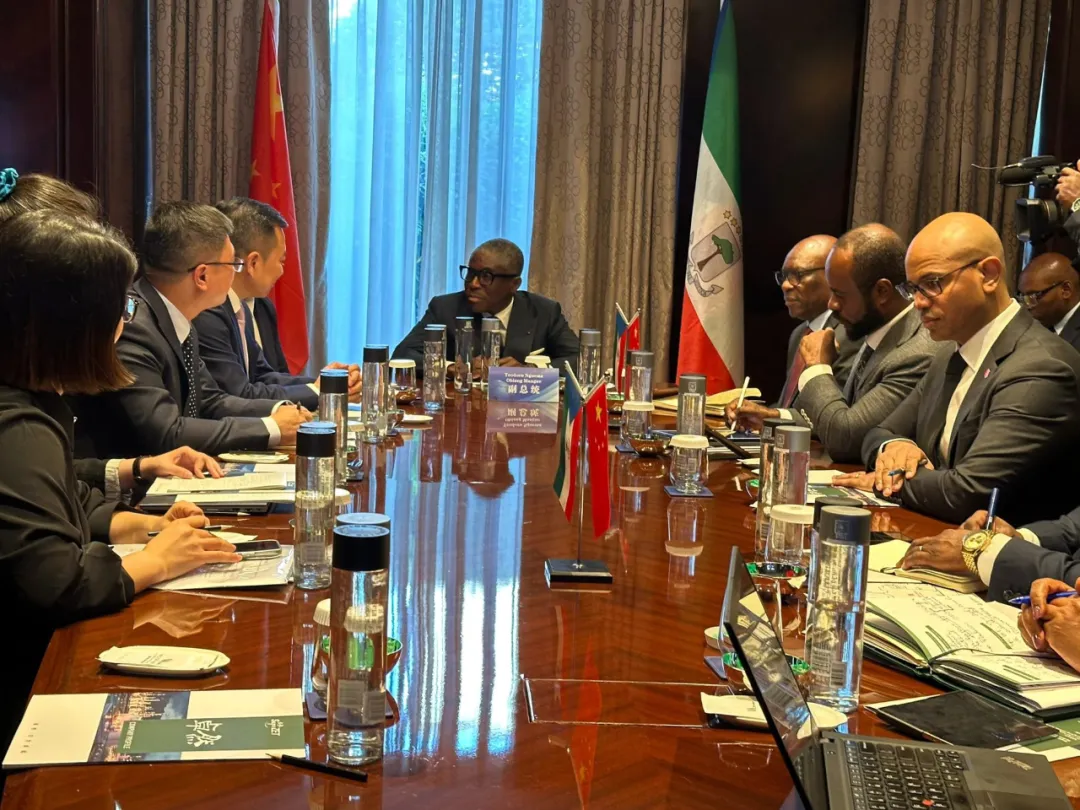 赤道几内亚共和国访华代表与尊龙凯时人生就博股份深入探讨产业协同发展 赤道几内亚共和国访华代表与尊龙凯时人生就博股份深入探讨产业协同发展